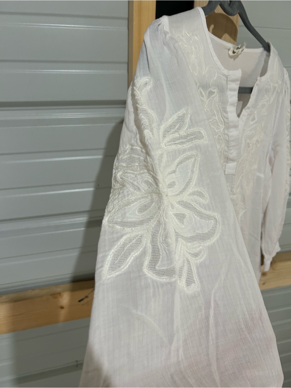 a.n.a White Cotton Embroidered Floral Boho Blouse Size S Boho Cottagecore - Picture 3 of 8